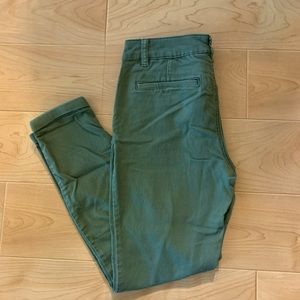 🦋 3/$9 Target brand d jeans Olive green skinny ankle pants size 4 petite